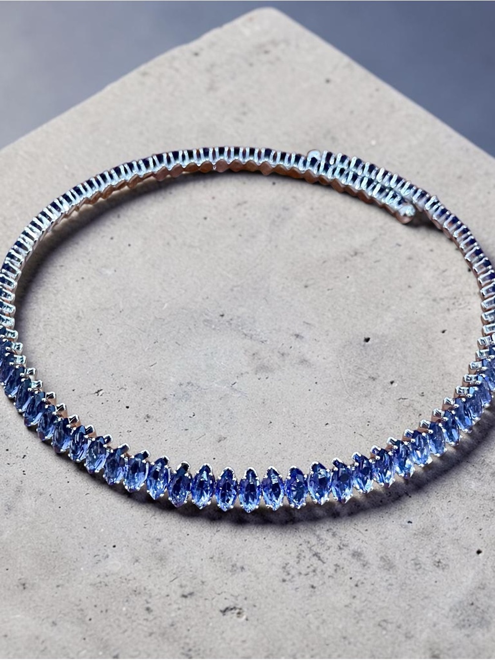 Marquis Cut Tanzanite CZ Memory Wire Tennis Choker White Gold Filled NWOT